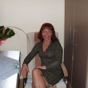 Toujours nue à la maison Sylvie - rencontre-Naturiste-Vénissieux