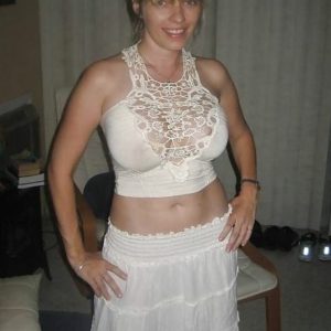 Envie d’une nuit torride chez moi? Emilie - rencontre-MILF-Saint-Germain-en-Laye